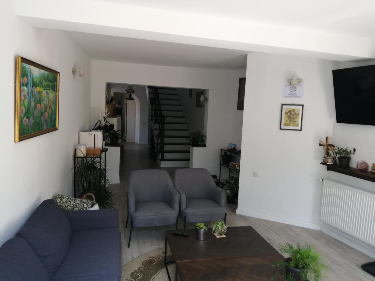 לינה וארוחת בוקר בראשוב Casa Scheiana מראה חיצוני תמונה
